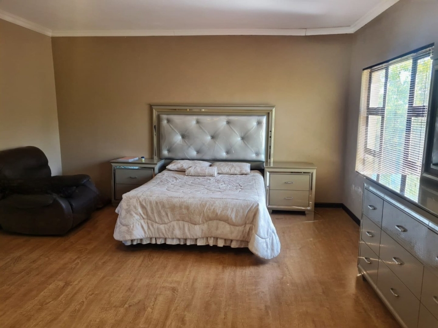 5 Bedroom Property for Sale in Fauna Free State